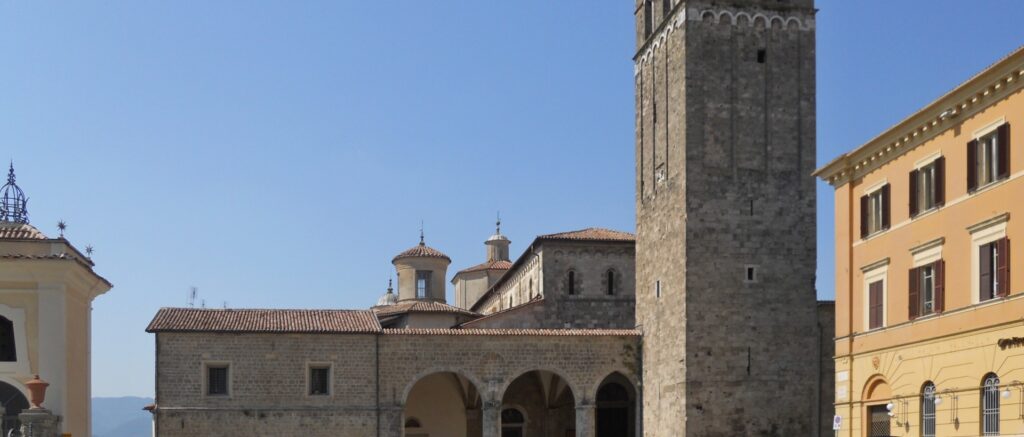 Rieti Romana: passi tra storia e pietra sponga