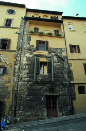 Torre via Peschiera